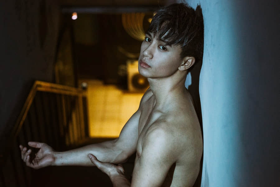 摄影师Kat镜头下的裸身男孩(上):老派少年与大雨下的裸男 -2 摄影师Kat镜头下的裸身男孩(上):老派少年与大雨下的裸男-NICEOLO