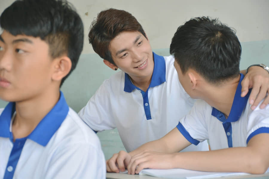我国BL作品《鱼心河忍》情节激似《上瘾》!费洛蒙四射的高校男男同居生活-NICEOLO