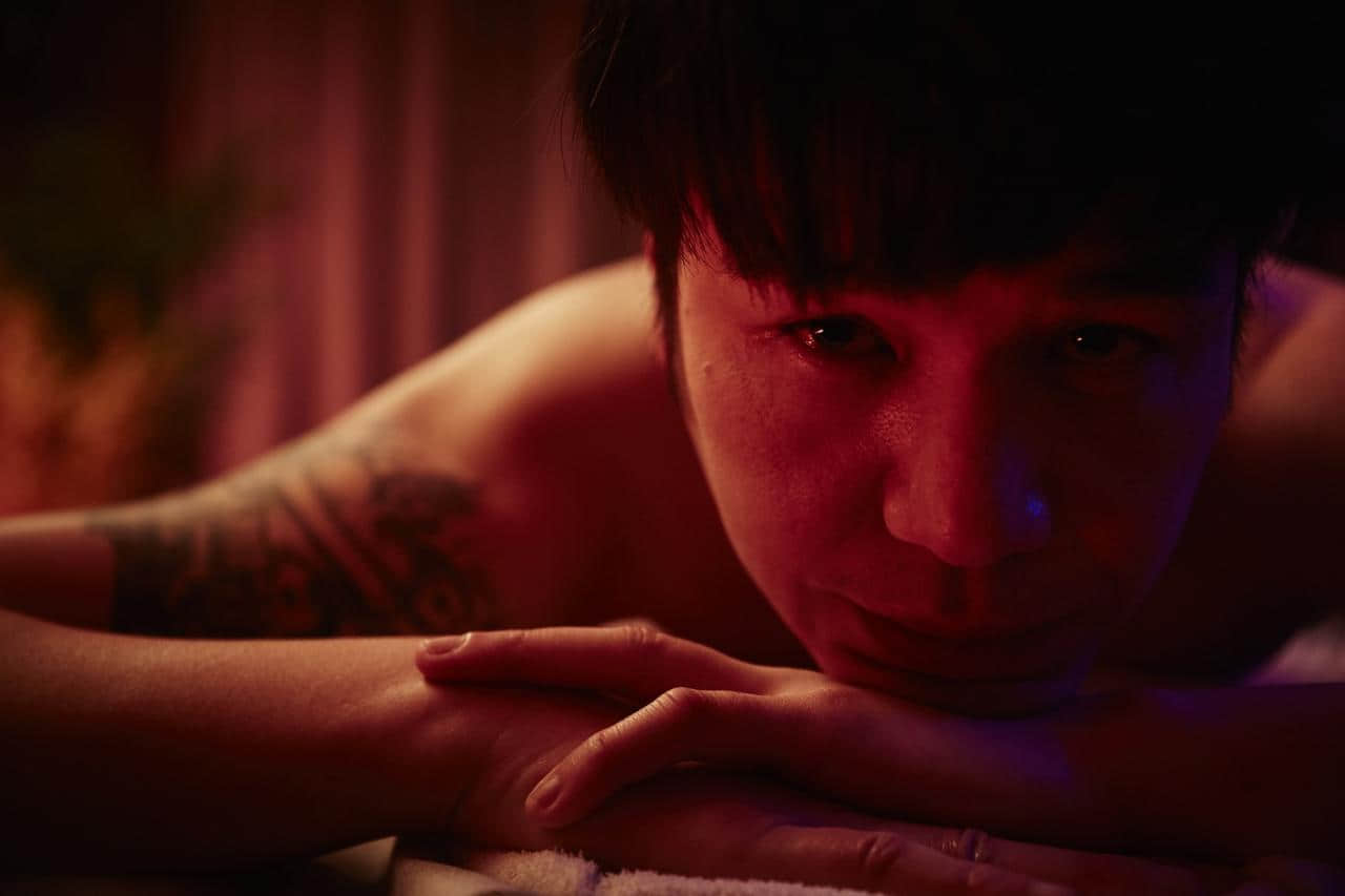 台湾短片《痴情马杀鸡》集合新生代演员共同出演 《与恶》男星王可元亲密按摩手技最撩人-NICEOLO