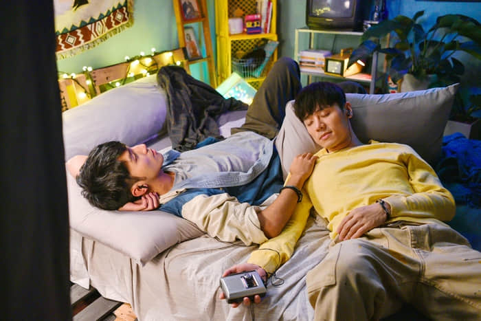 邱志宇创作《我的灵魂是爱做的》电影主题曲 MV里与异男忘热吻：嘴唇好软！-NICEOLO