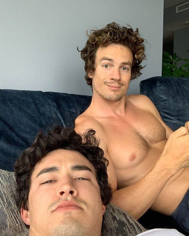 超八卦!美剧影集帅气演员度过男男激情夜 IG推特大晒事后照? -2 超八卦!美剧影集帅气演员度过男男激情夜 IG推特大晒事后照?-NICEOLO