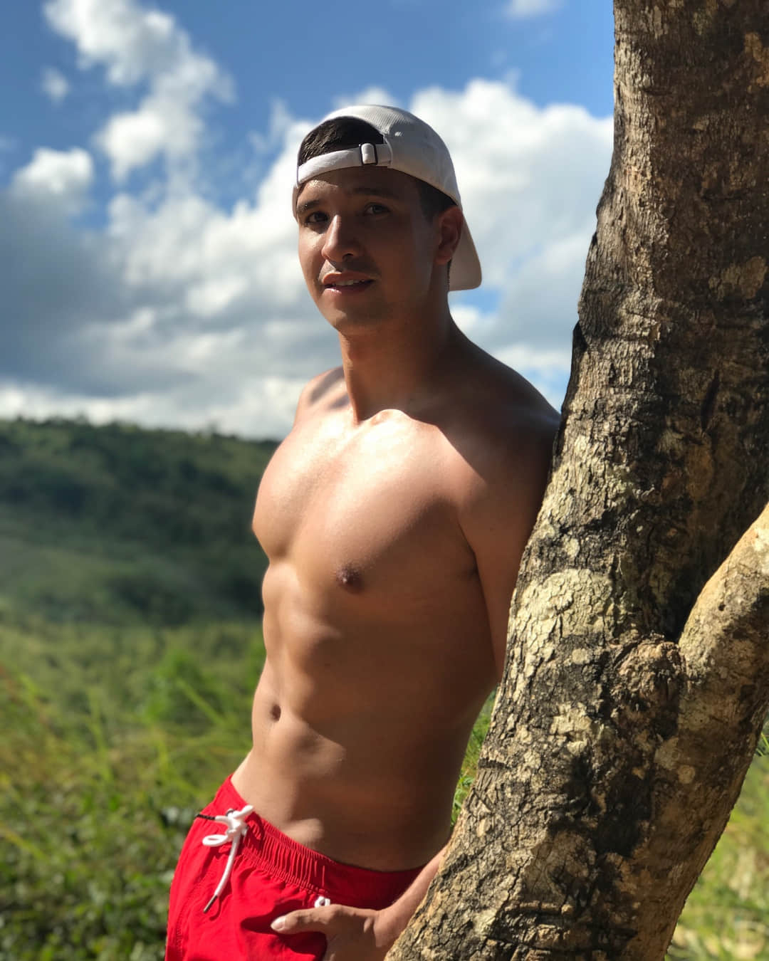 菲律宾同志片《爱无所禁》!性感男星Markki Stroem主演,在爱和情慾间来回游荡! -2 菲律宾同志片《爱无所禁》!性感男星Markki Stroem主演,在爱和情慾间来回游荡!-NICEOLO