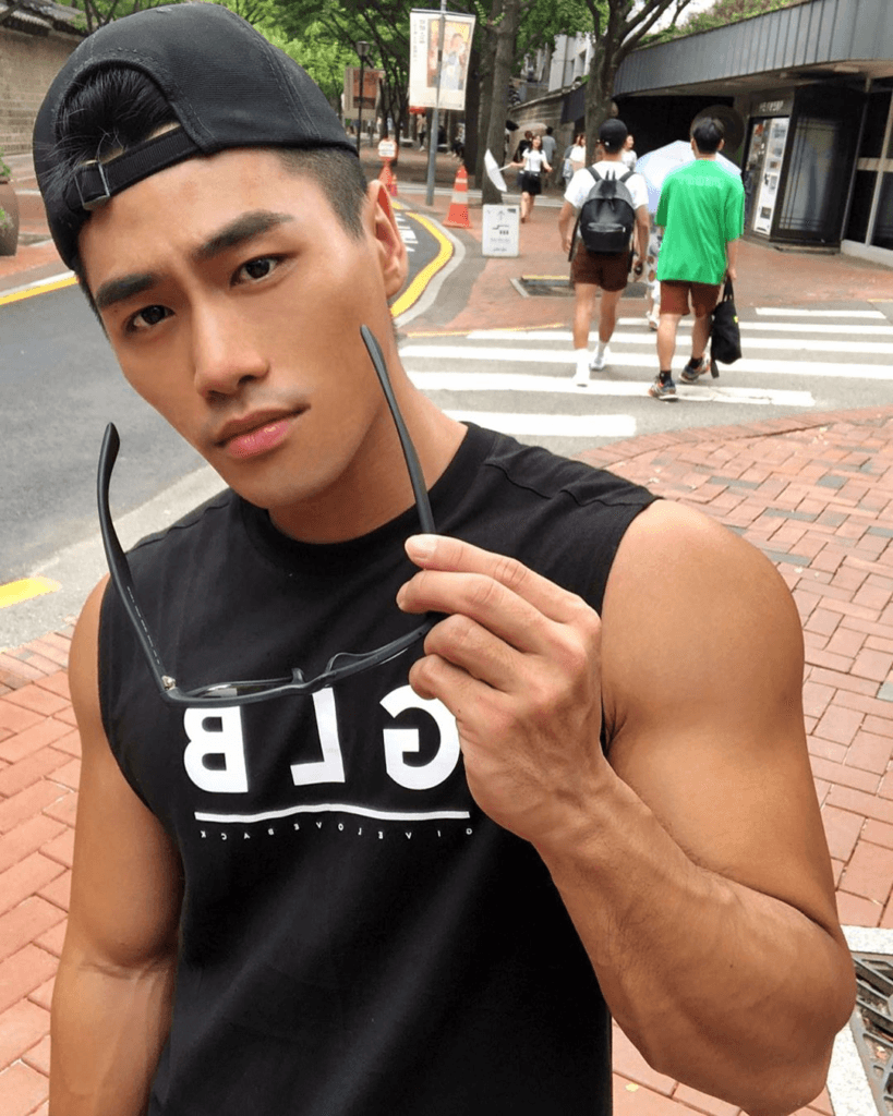 周一品肌肉|一抹微笑就萌死人的肌肉男孩:苏宥杰-NICEOLO