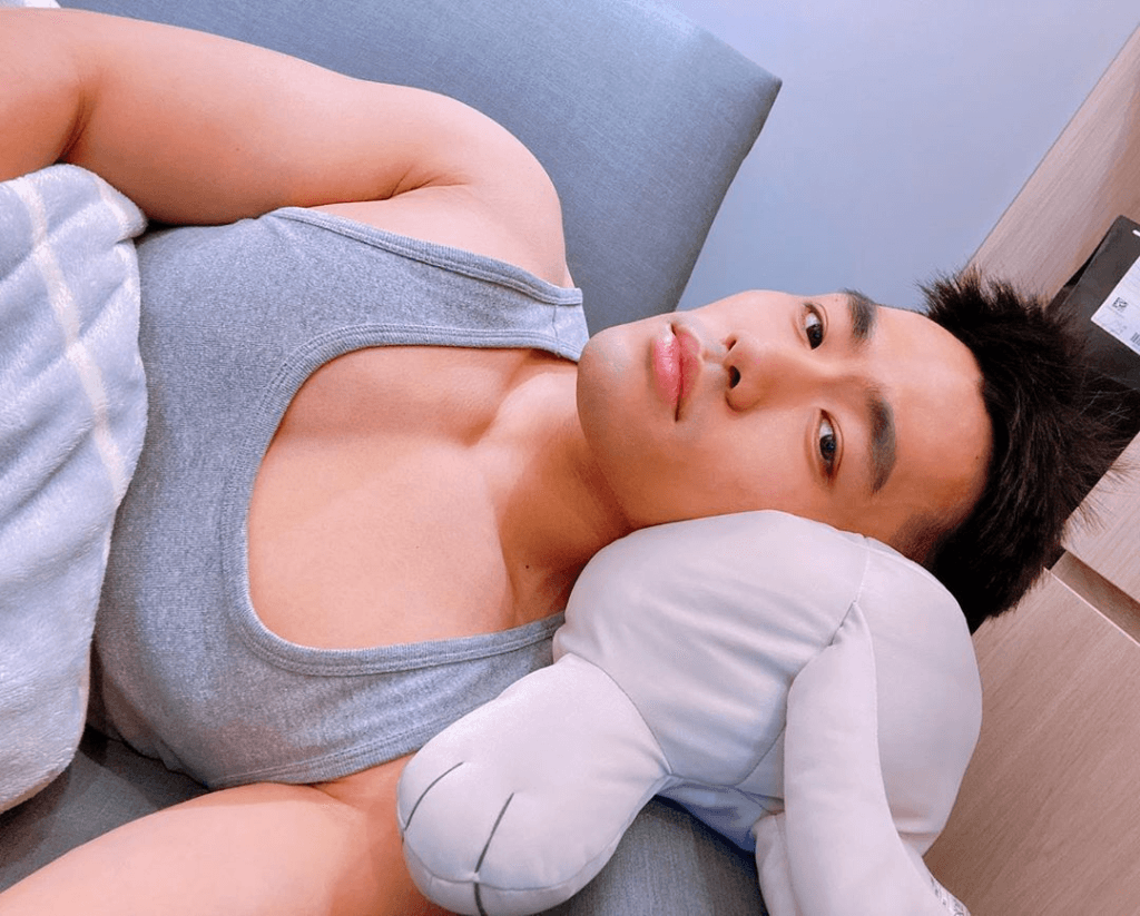 周一品肌肉|一抹微笑就萌死人的肌肉男孩:苏宥杰-NICEOLO