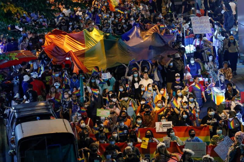 泰国反政府运动诉求婚姻平权 街头抗争警民冲突越发猛烈 -3 泰国反政府运动诉求婚姻平权 街头抗争警民冲突越发猛烈-NICEOLO