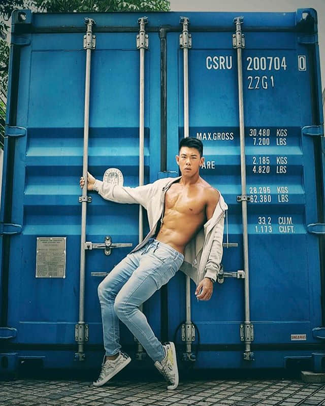 周一品肌肉｜新加坡晒出阳光灿笑的划船肌肉少年：Oz Titus-NICEOLO