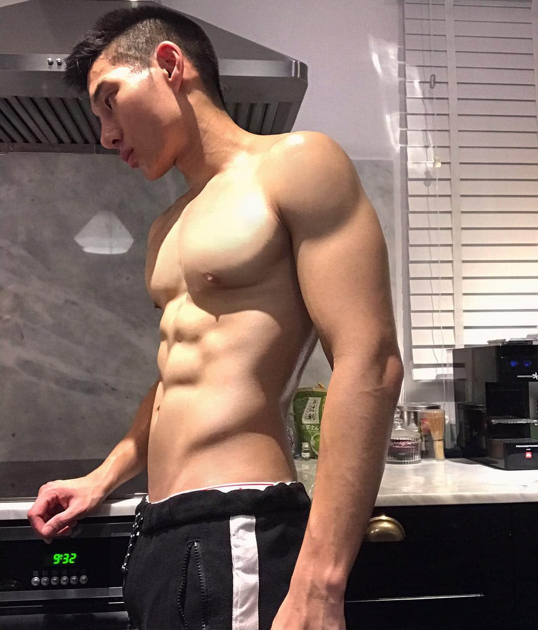 周六尝鲜肉｜网路疯传父子肌肉照泰性感让人全部都想要：Wynn Arnon-NICEOLO