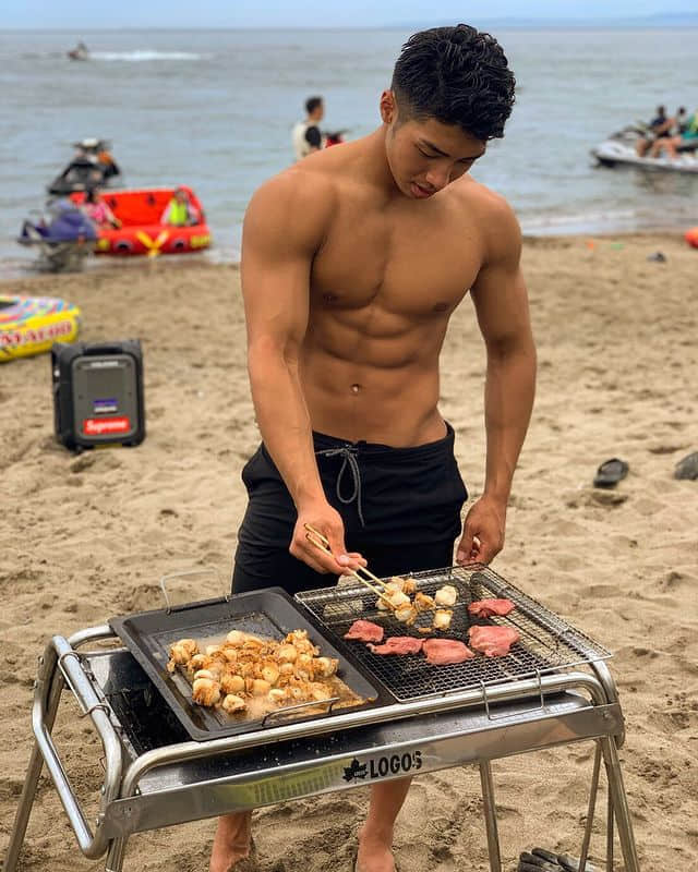 周一品肌肉|想练大肌肌?快欣赏不能错过的日本童颜巨巨:武田大地-NICEOLO