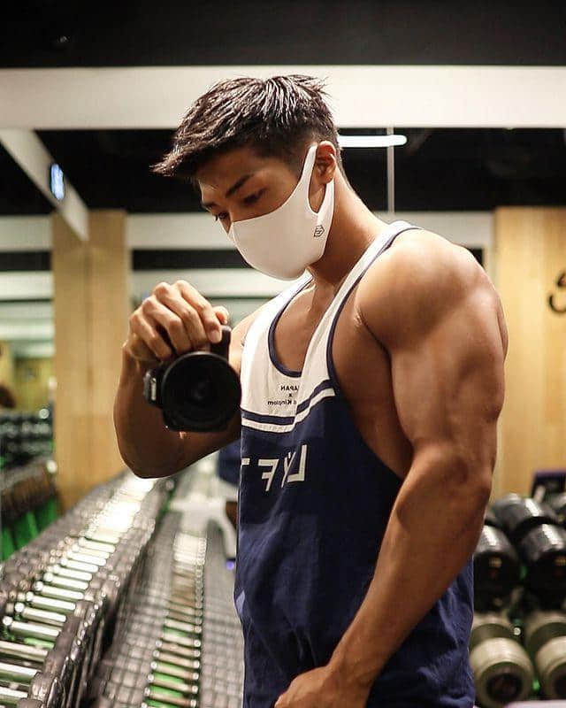 周一品肌肉|想练大肌肌?快欣赏不能错过的日本童颜巨巨:武田大地-NICEOLO