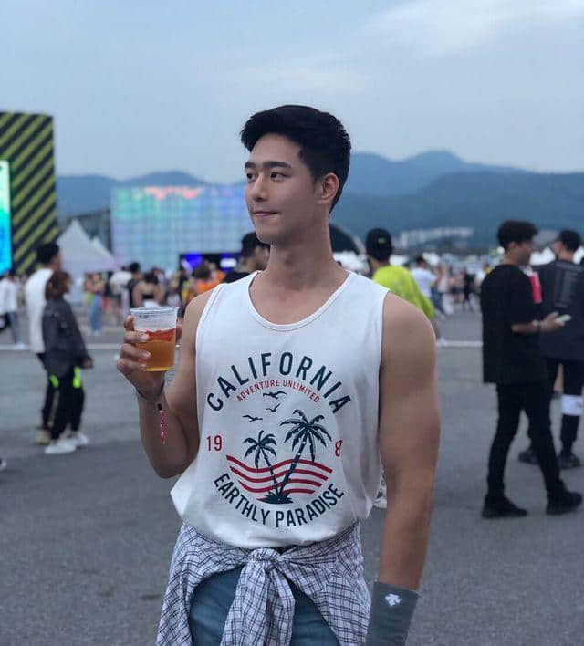 周六尝鲜肉|跟奶油一样甜甜甜到你心头的韩国小帅帅:이종찬 Lee JongChan-NICEOLO
