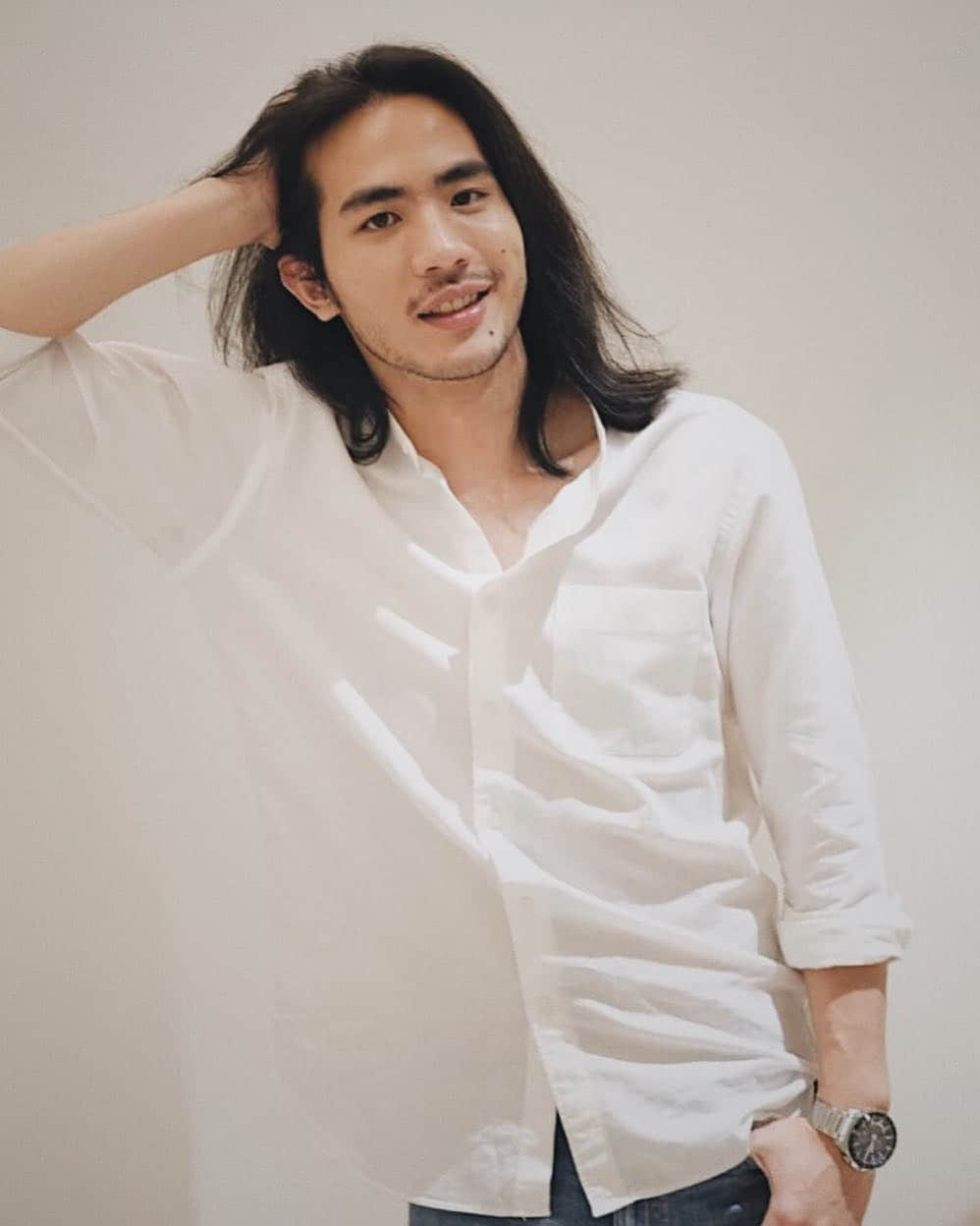 长发蓄胡超个性!《恋爱无名氏》主角Time Dhamawat Suntanaphan 颓废文青风极具艺术家气息-NICEOLO