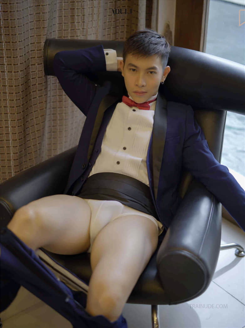 Adult Magazine 17 Naked Issue | Nguyễn Trần Phú (ebook + cum video)-NICEOLO