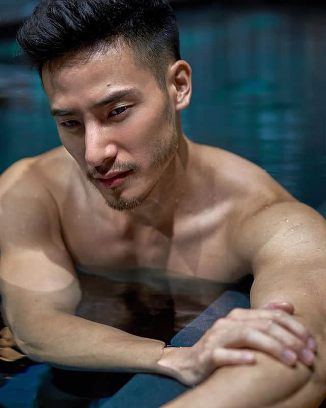 周一品肌肉|视听觉双重飨宴!集优雅琴调与性感肌肉于一身的大马演奏家:Josh Kua 柯信捷-NICEOLO