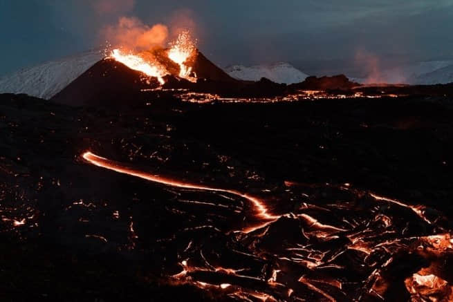 男同志冰岛火山前许下誓言 他们的爱有如岩浆般又浓又烈-NICEOLO