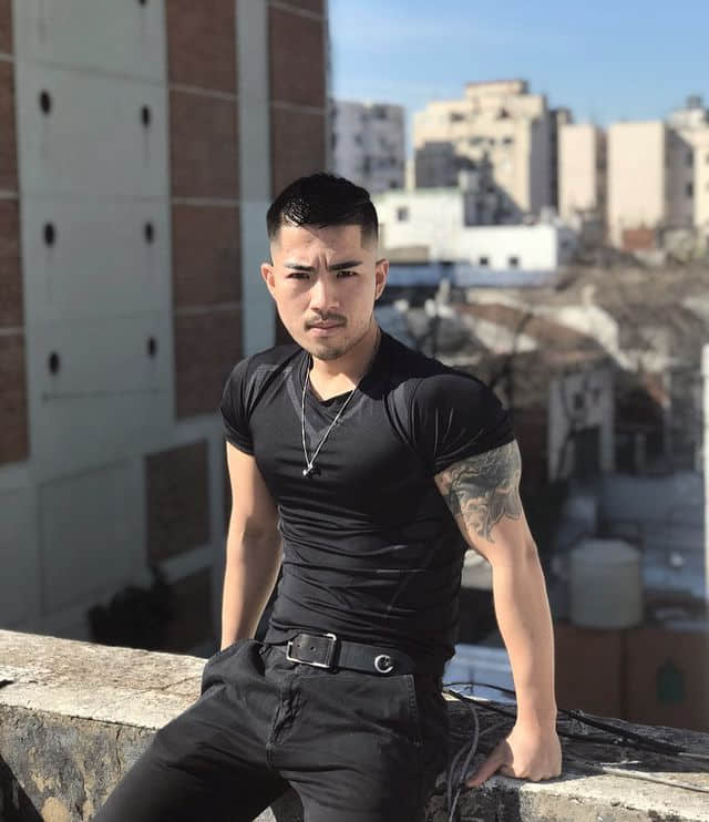 周一品肌肉|胡渣肌肉大叔五年养成计画!性感内裤的微笑勾引让人冻未条:Leo-NICEOLO