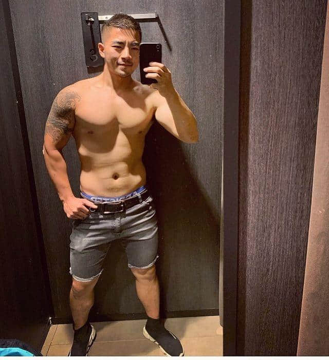 周一品肌肉|胡渣肌肉大叔五年养成计画!性感内裤的微笑勾引让人冻未条:Leo-NICEOLO