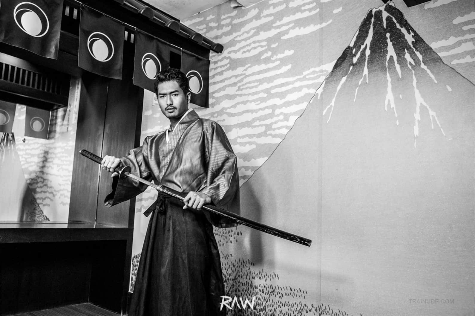 RAW 3-NICEOLO