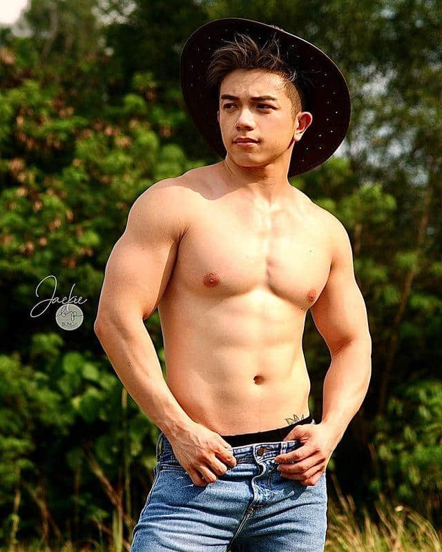 周六尝鲜肉|大马小鲜肉精实身材很可以!各种挑逗照让人今夜作梦也会笑:Jackie Lee-NICEOLO
