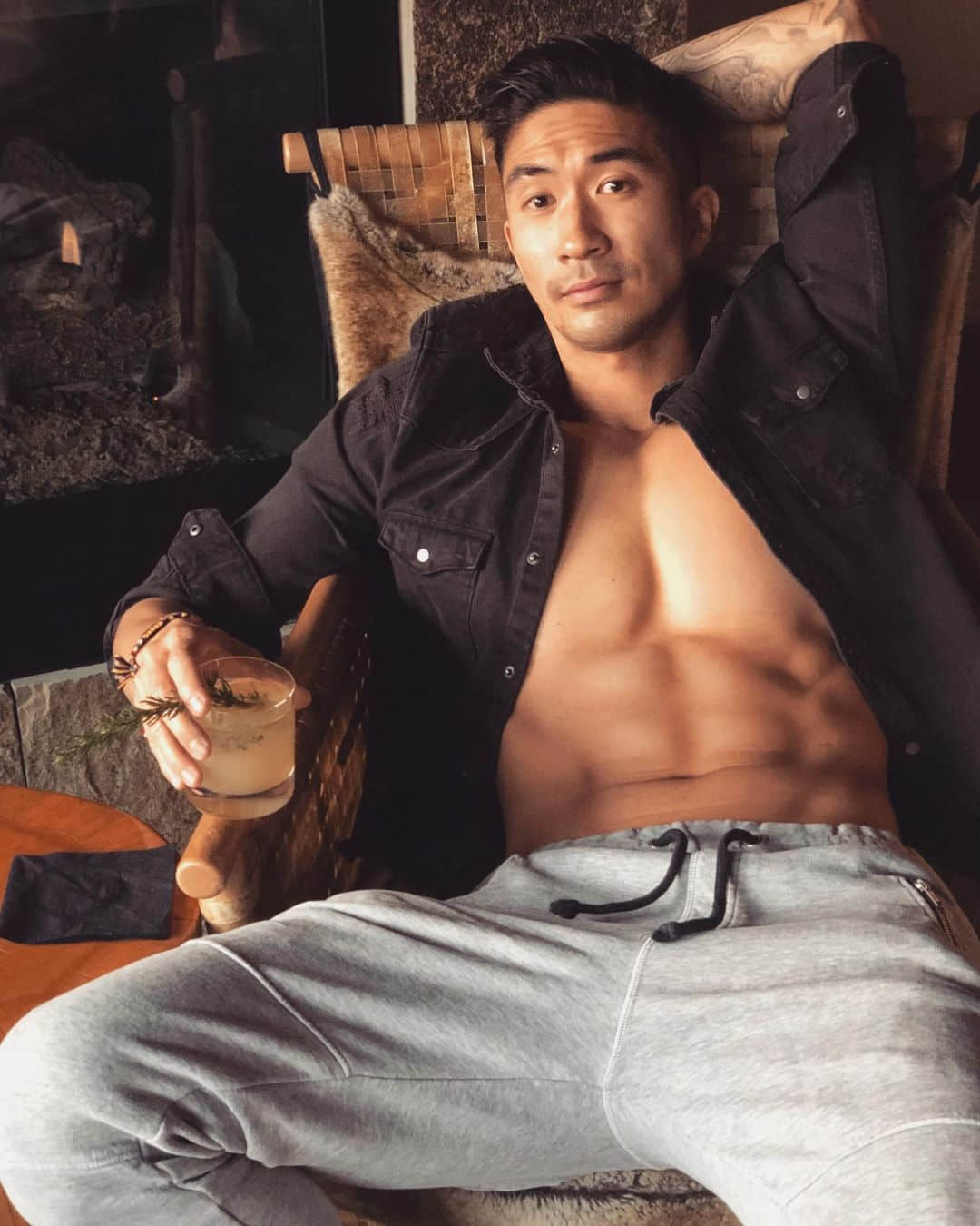 周一品肌肉|天菜帅大叔主厨上桌!精壮成熟男人味填饱肚子和心灵:Ronnie Woo-NICEOLO