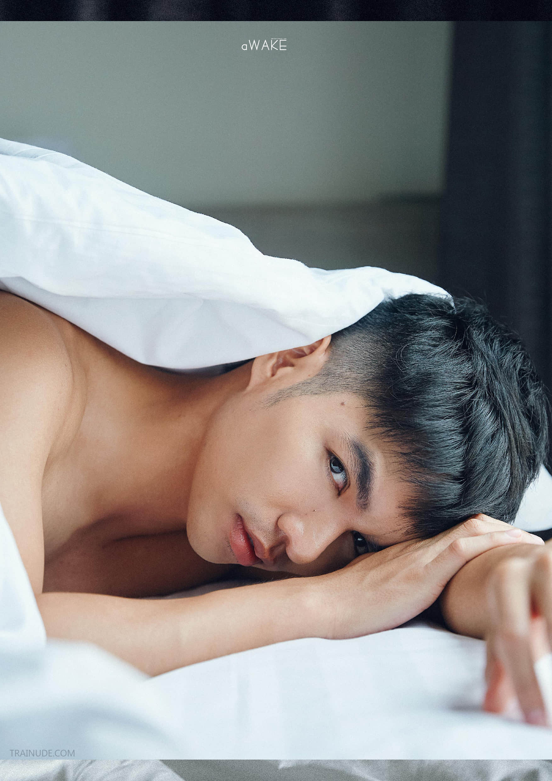 aWAKE Magazine Issue 11-NICEOLO