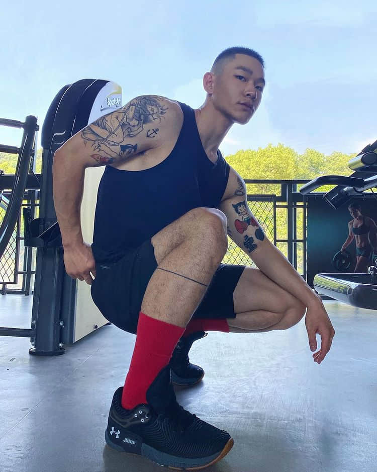 周六尝鲜肉|今晚想来一点坏男孩?狼系鲜肉男激发你的兽慾:大发-NICEOLO