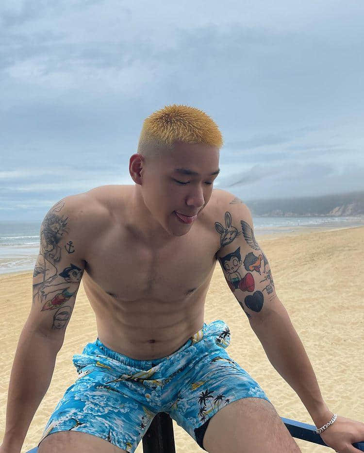 周六尝鲜肉|今晚想来一点坏男孩?狼系鲜肉男激发你的兽慾:大发-NICEOLO