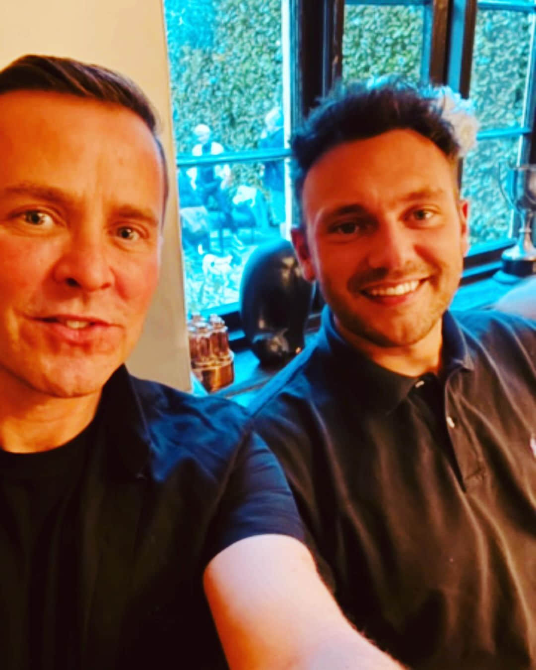 「与你有关的，我都喜欢。」 BBC广播主持人SCOTT MILLS发甜蜜订婚宣言-NICEOLO