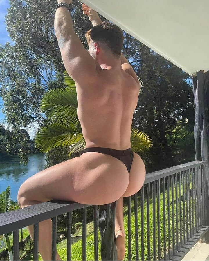 Grindr政策再松绑 蜜桃弹出大解放 快放上你最性感的辣照！-NICEOLO