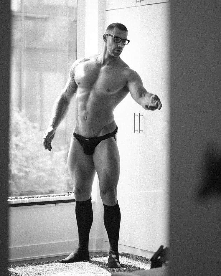 周一品肌肉|旧金山熟男的性感全肌套餐:Garic Soldatov-NICEOLO