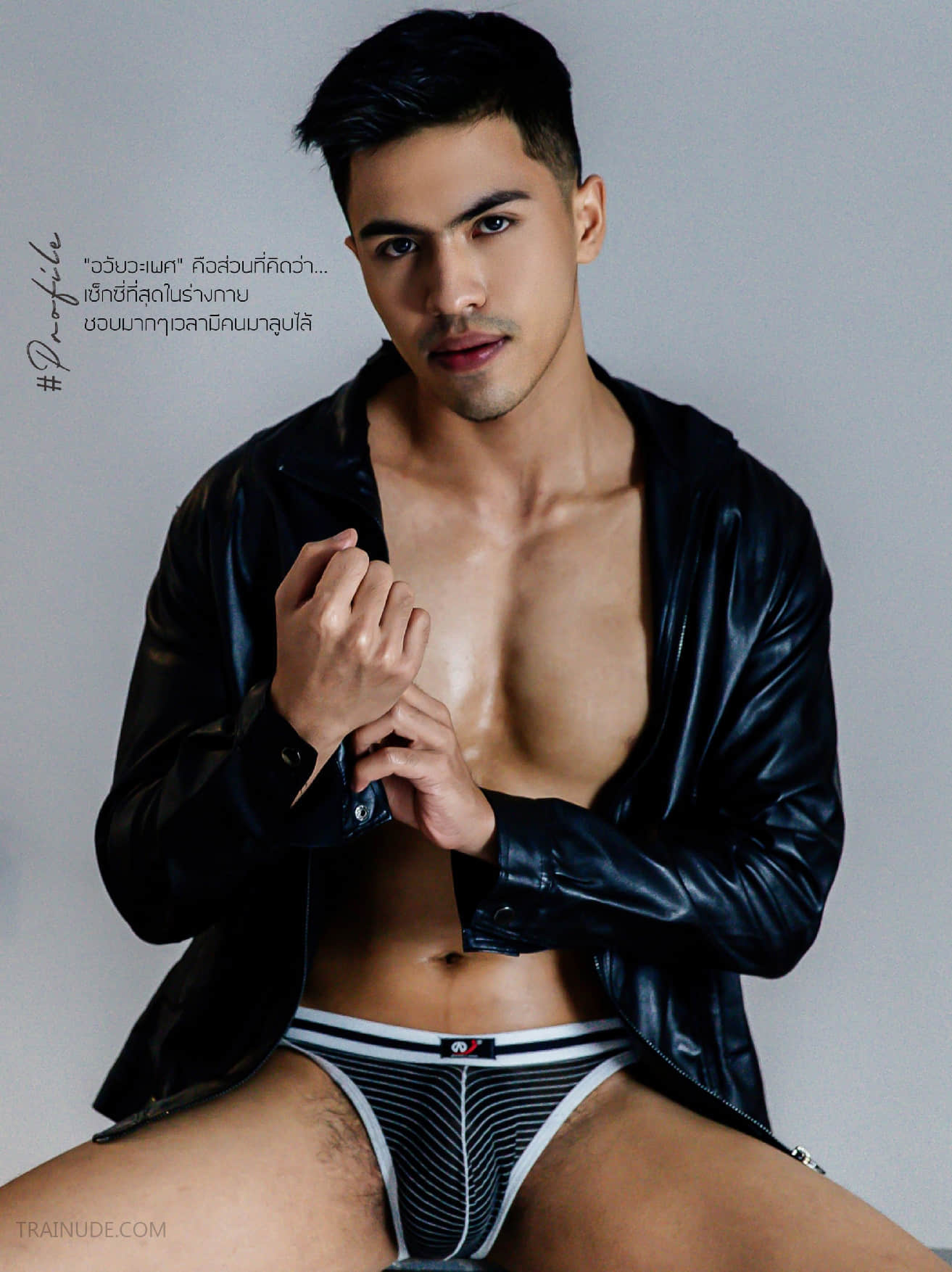 Self Photobook vol.13 | Phakkawut Tanasakulwong (ebook + video)-NICEOLO