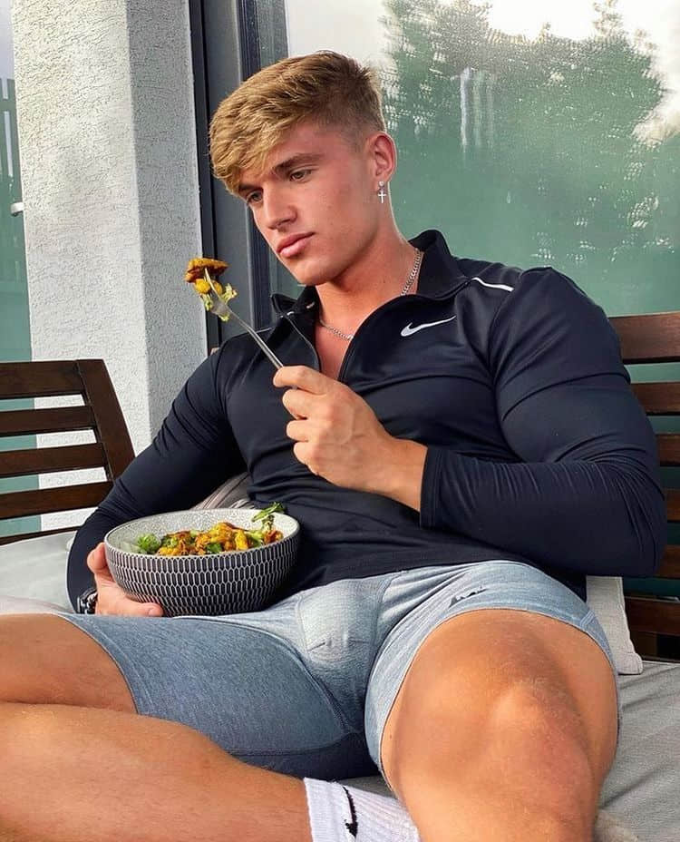 周一品肌肉｜好身材阳光大男孩！想被摁在床上来回蹂躏：Paul Cassidy-NICEOLO
