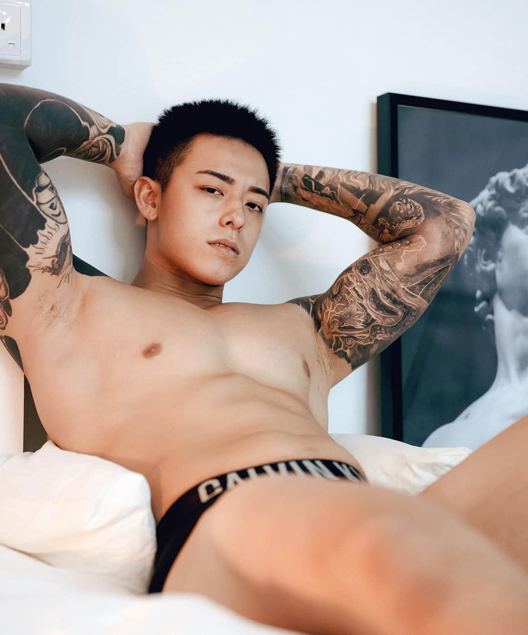 新加坡鮮肉網黃 Titus Low 遭捕! 被控「散播猥褻內容」-NICEOLO