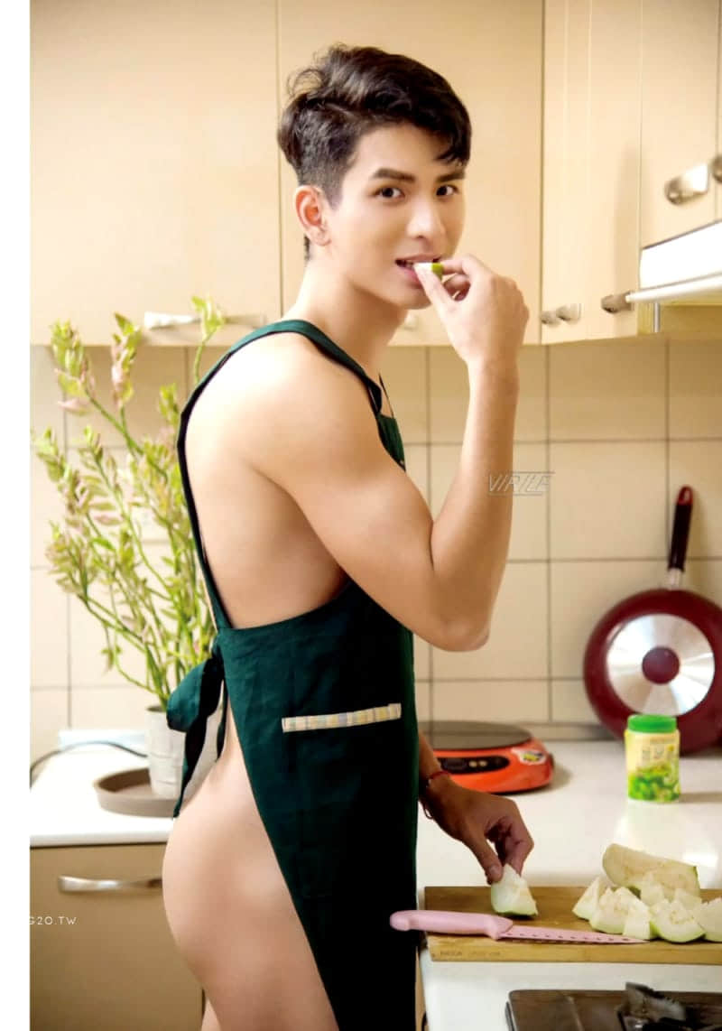 VIRILE SEXY+ 男人味 NO.55 濃顏系男子 羅偉 男友的裸體廚房-NICEOLO