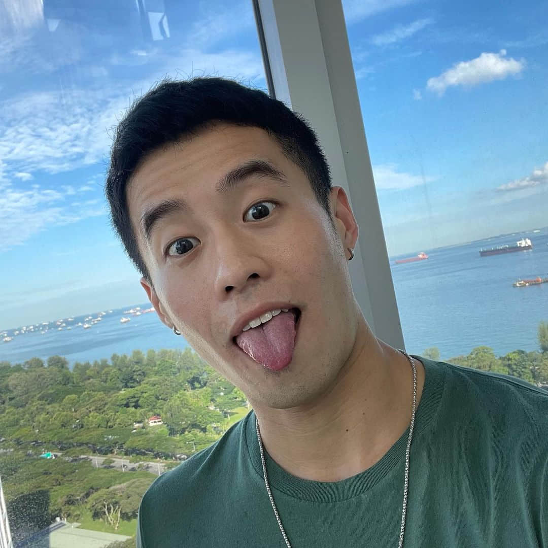 週六嚐鮮肉|咬唇吐舌超可愛!淘氣大男孩:颜子桓-NICEOLO