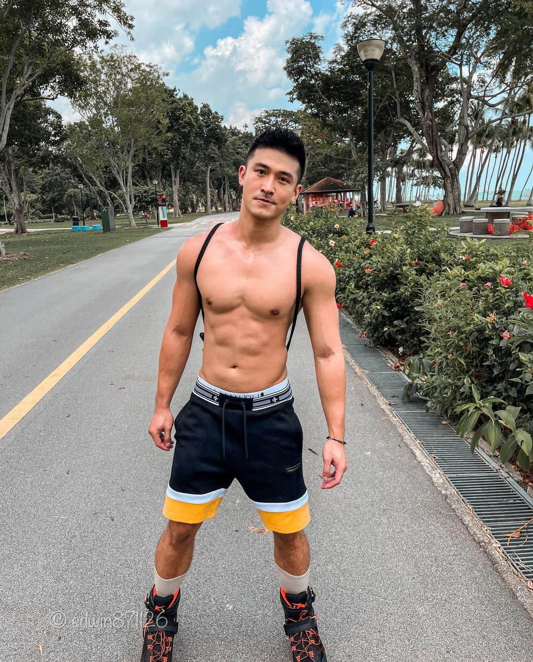 週一品肌肉|力與美的視覺饗宴!新加坡建築師渾身性感肌肉:edwin-NICEOLO