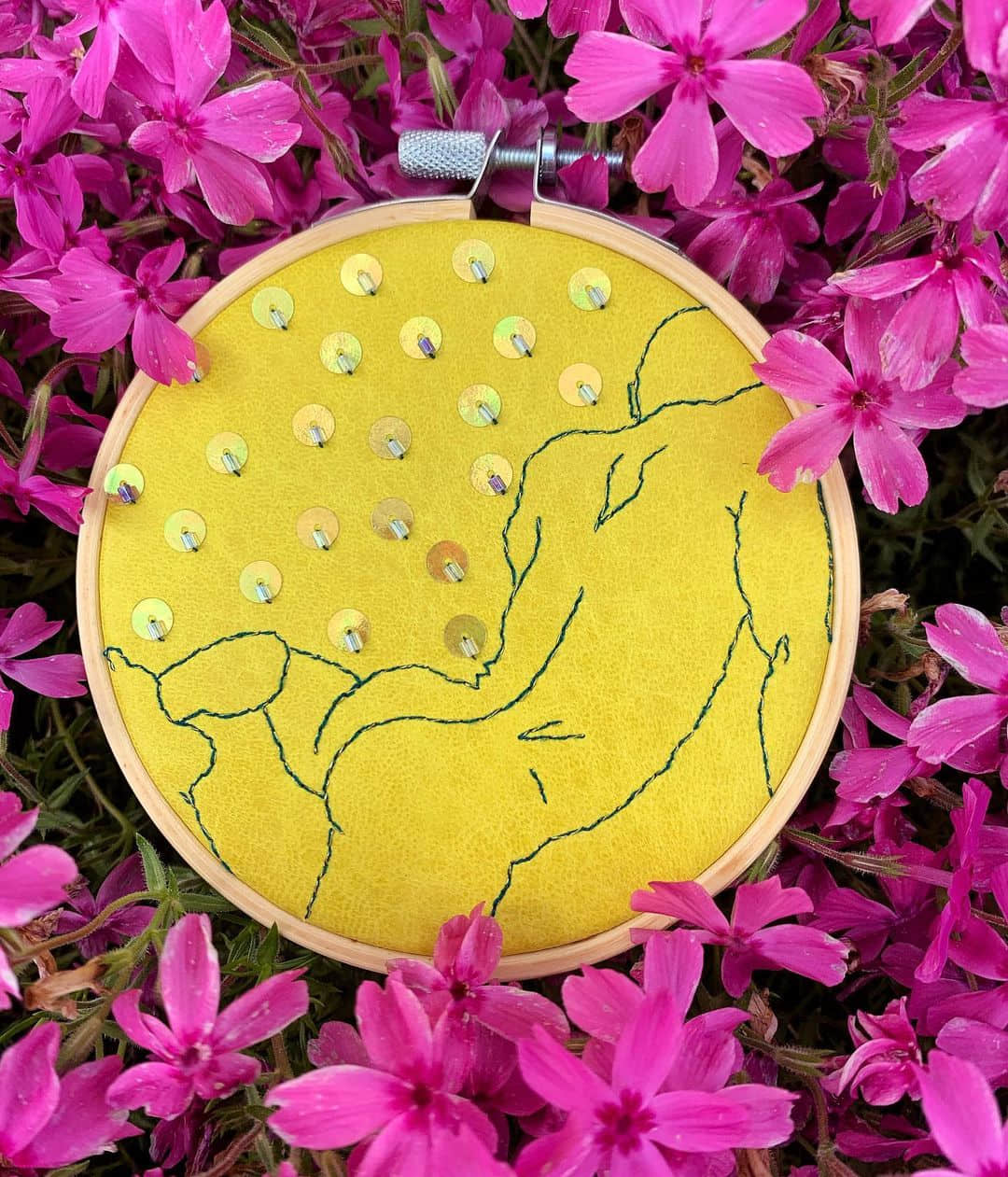 性感男體的刺繡藝術! 用簡潔線條呈現最具親密感的性慾-NICEOLO