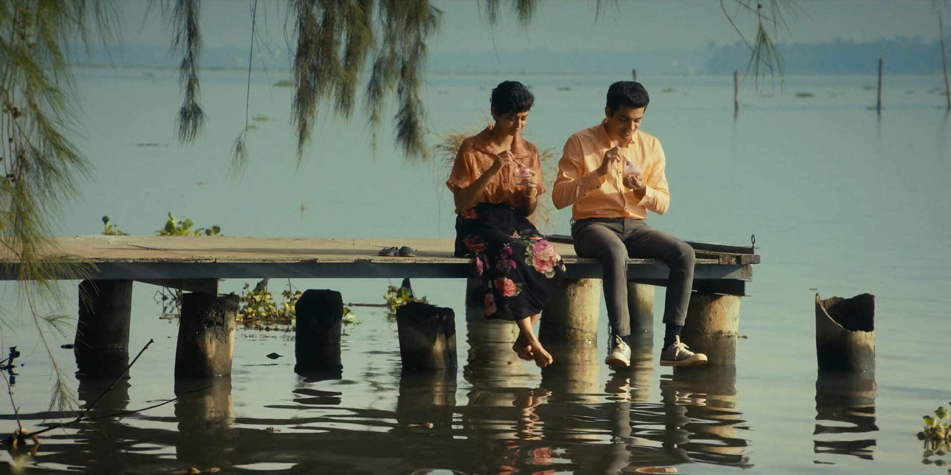 钴蓝爱恋 कोबाल्ट ब्लू (2022)-NICEOLO