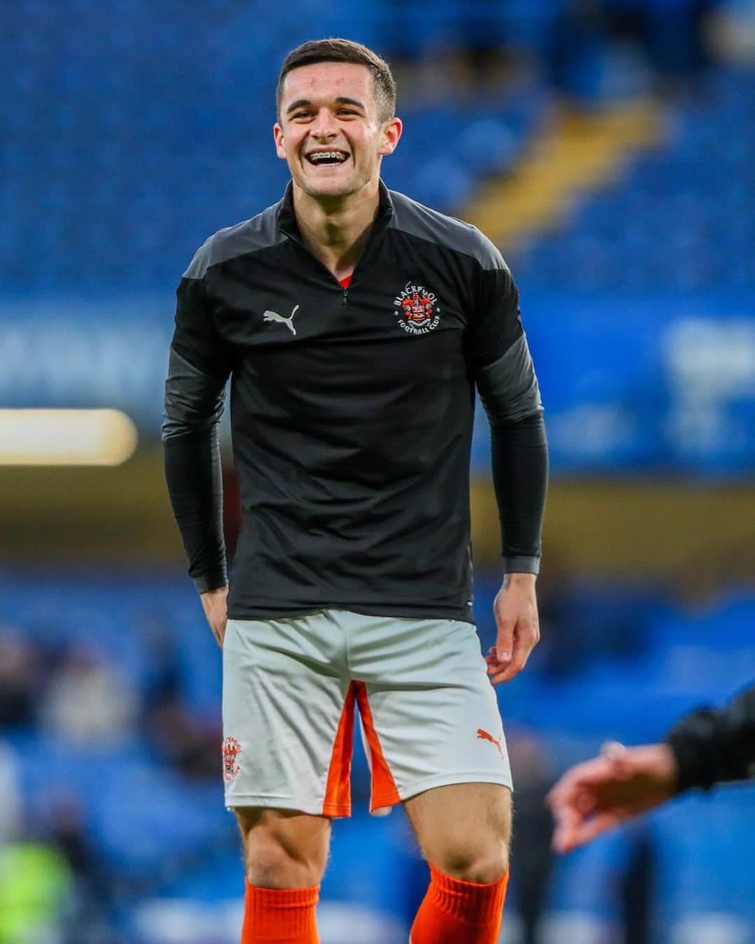 英國史上第二位現役足球員出櫃！ 17 歲鮮肉選手：「若等到退休才說，意味著有好多年要隱藏。」-NICEOLO