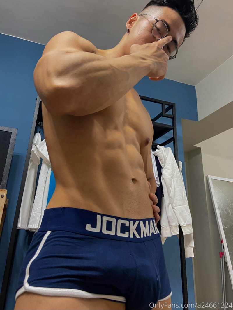 何政諺 Big Bird Yen OnlyFans 私密集-NICEOLO
