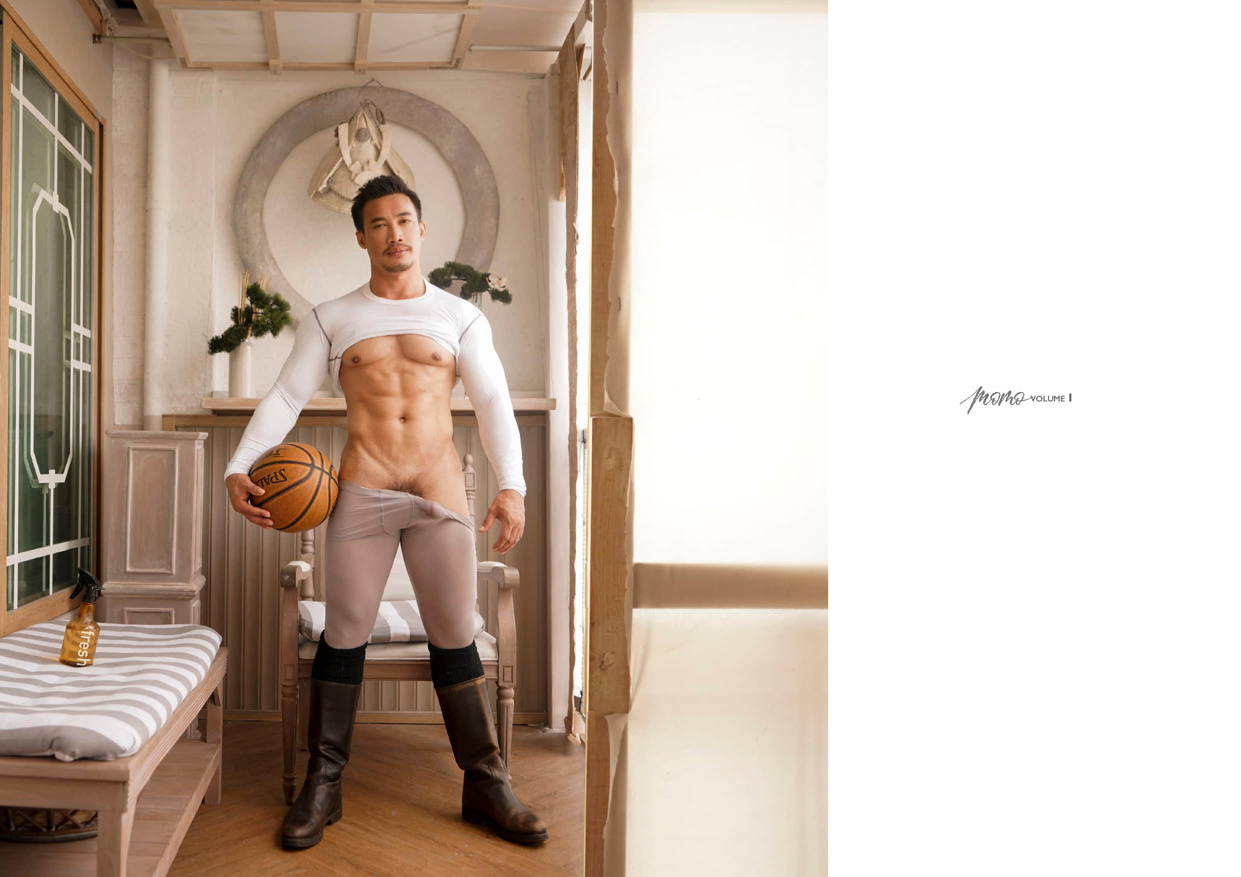 MOMO G Magazine volume 01-NICEOLO