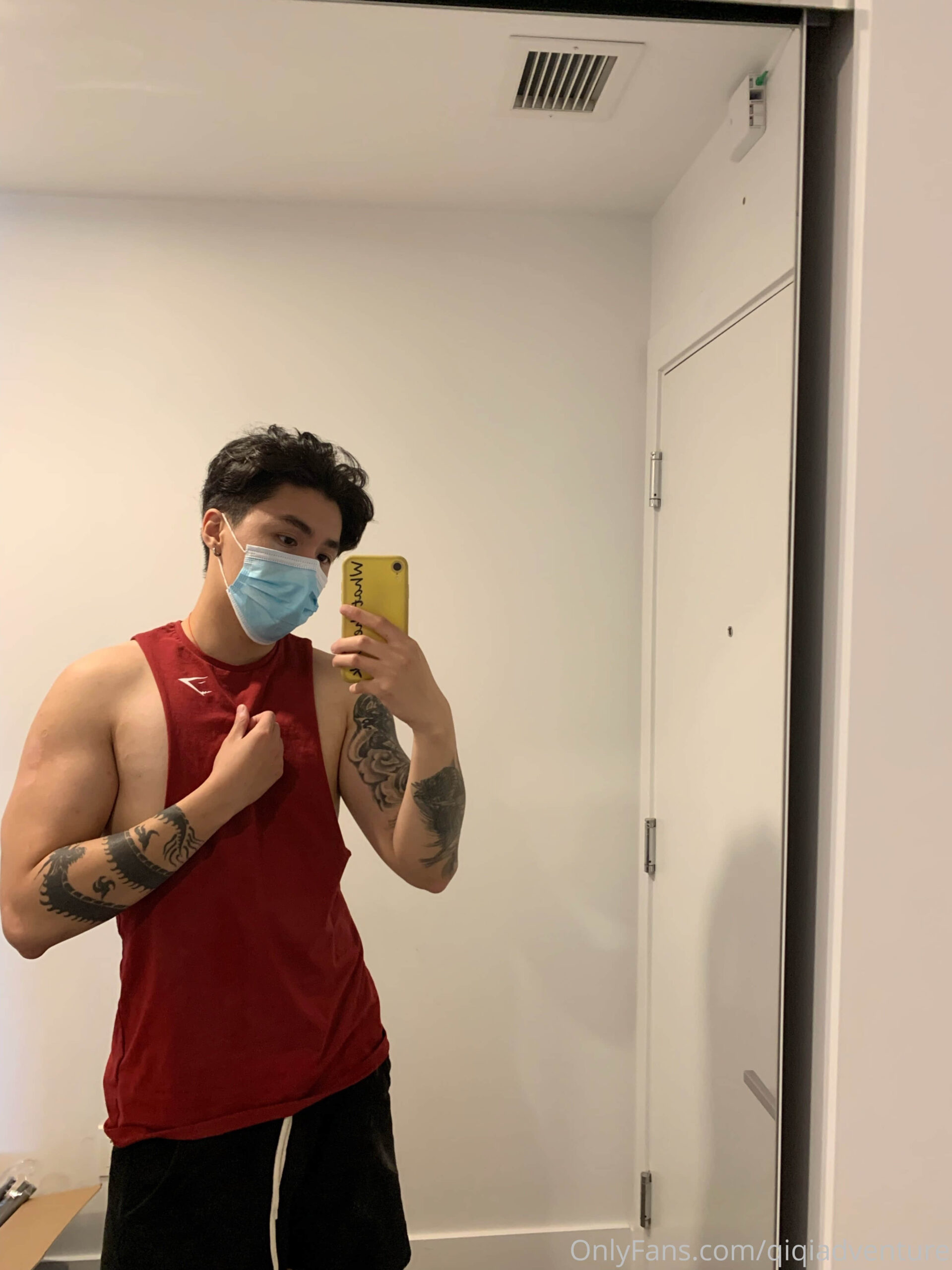 祺 OnlyFans 私密集-NICEOLO