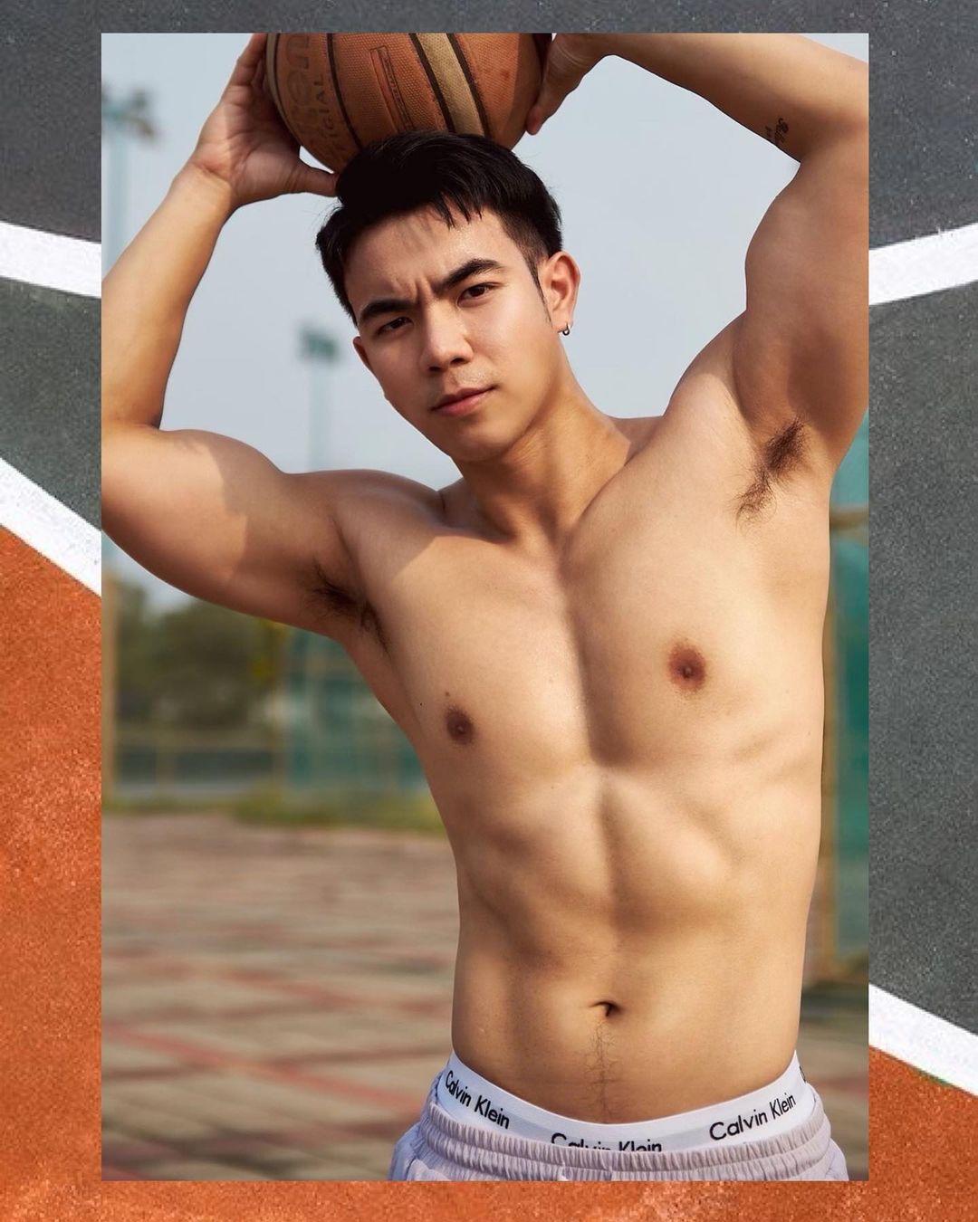 週一品肌肉|濃顏系男孩!有麵包魂的獨立歌手:Mos-NICEOLO