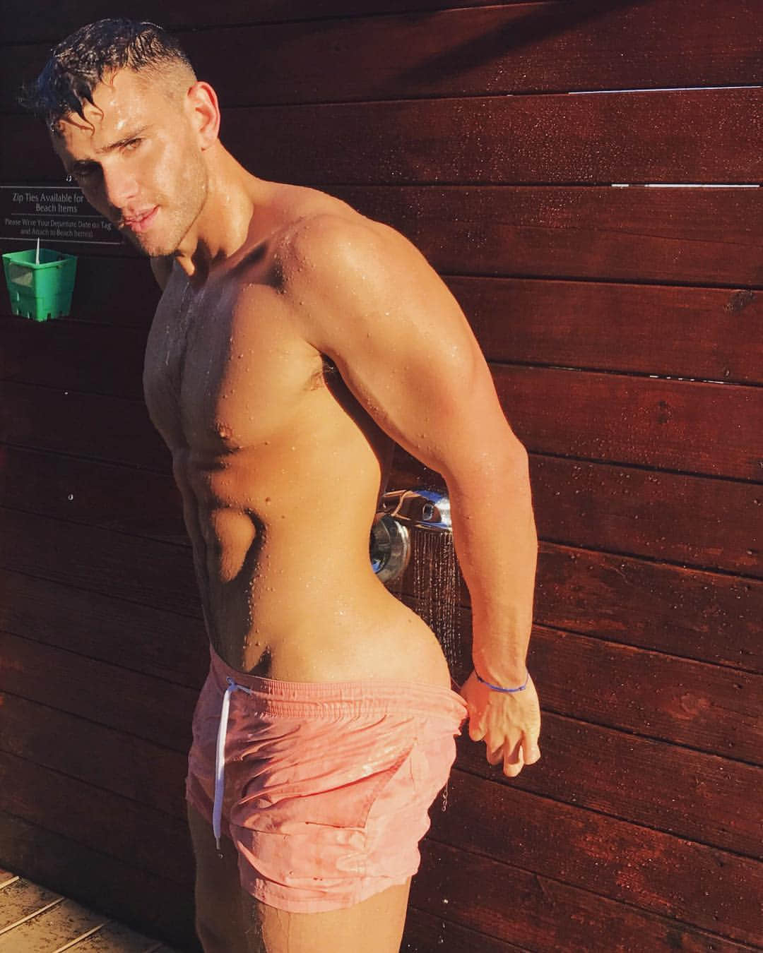 週一品肌肉｜理工科辣肌！ 史上最帥同志工程師：Keegan Whicker-NICEOLO