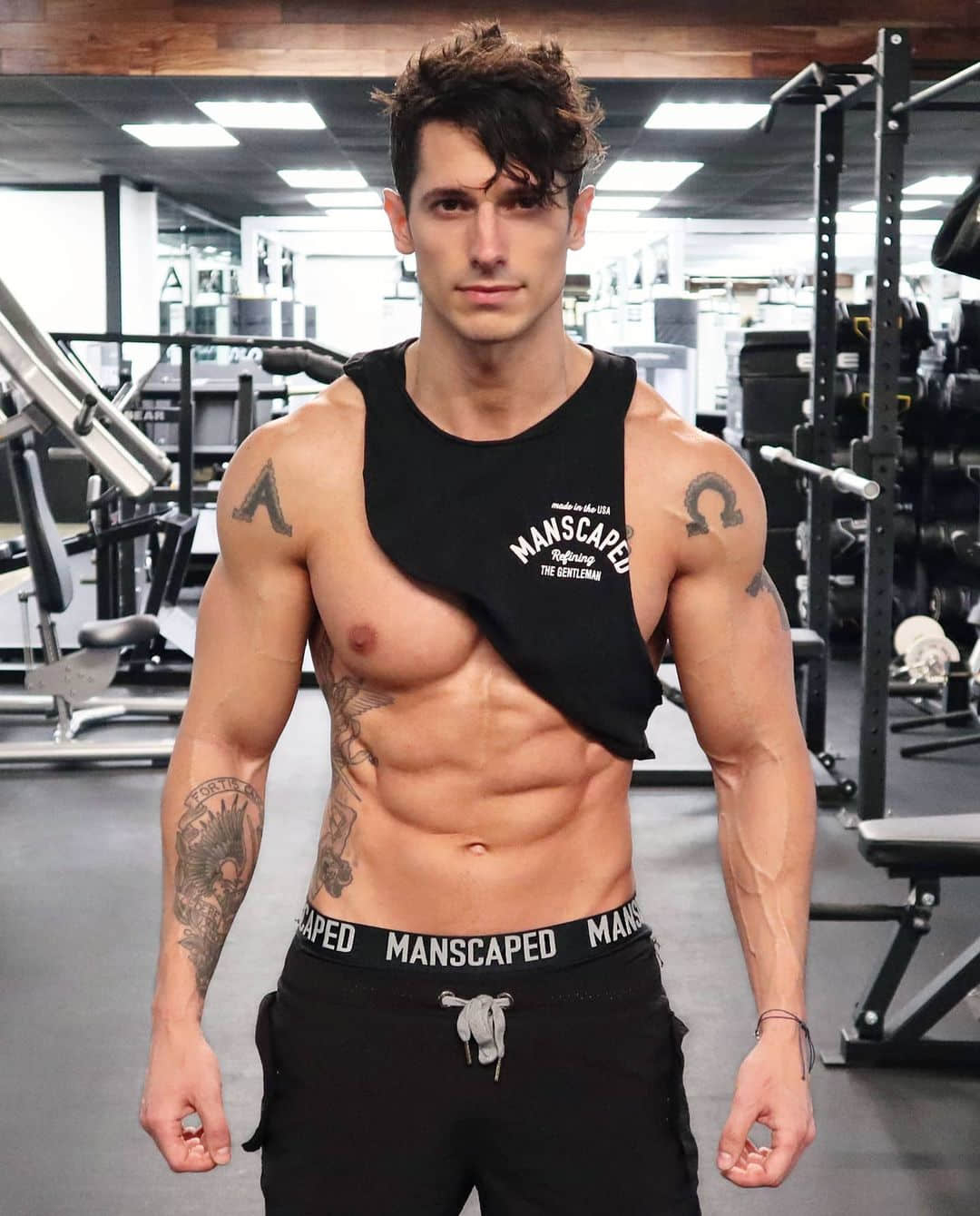 週一品肌肉|曾是無家可歸街友!美肌肉男星刺青秀拚搏精神:Tyler James-NICEOLO