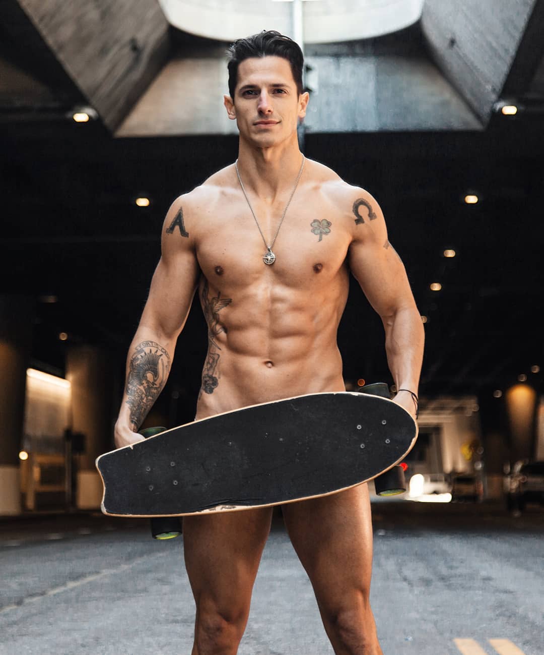 週一品肌肉|曾是無家可歸街友!美肌肉男星刺青秀拚搏精神:Tyler James-NICEOLO