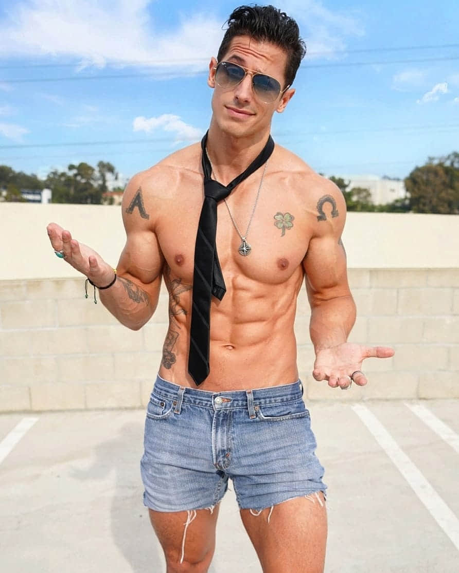 週一品肌肉|曾是無家可歸街友!美肌肉男星刺青秀拚搏精神:Tyler James-NICEOLO