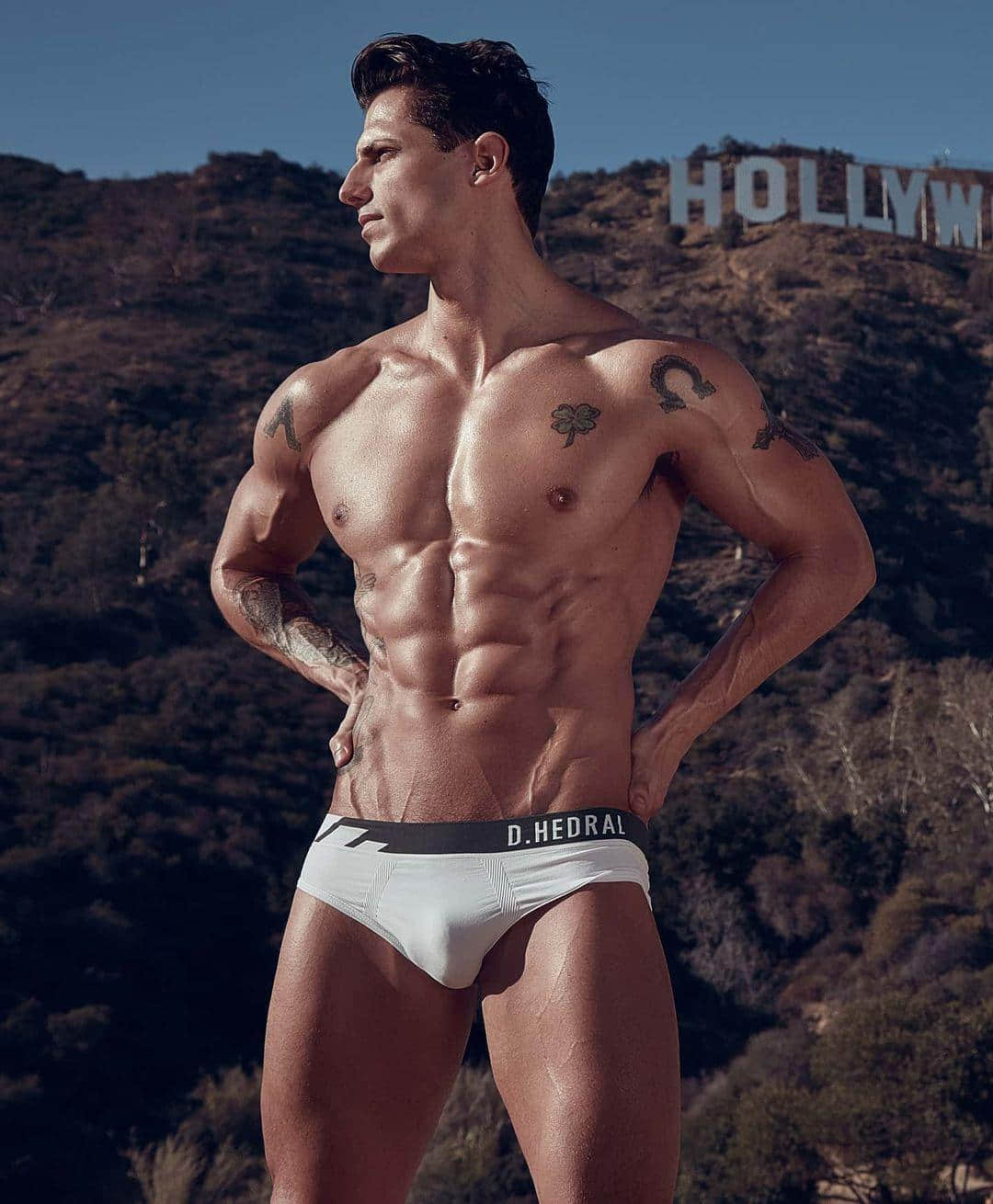週一品肌肉|曾是無家可歸街友!美肌肉男星刺青秀拚搏精神:Tyler James-NICEOLO
