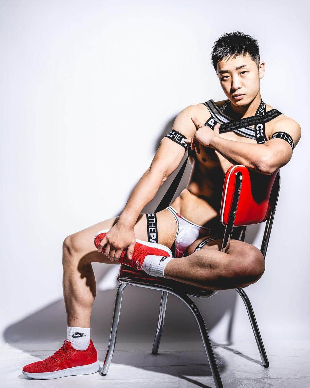 週六嚐鮮肉|示範除毛、介紹內褲 都幾? 真.格鬥系日本 Youtuber:Darani-NICEOLO