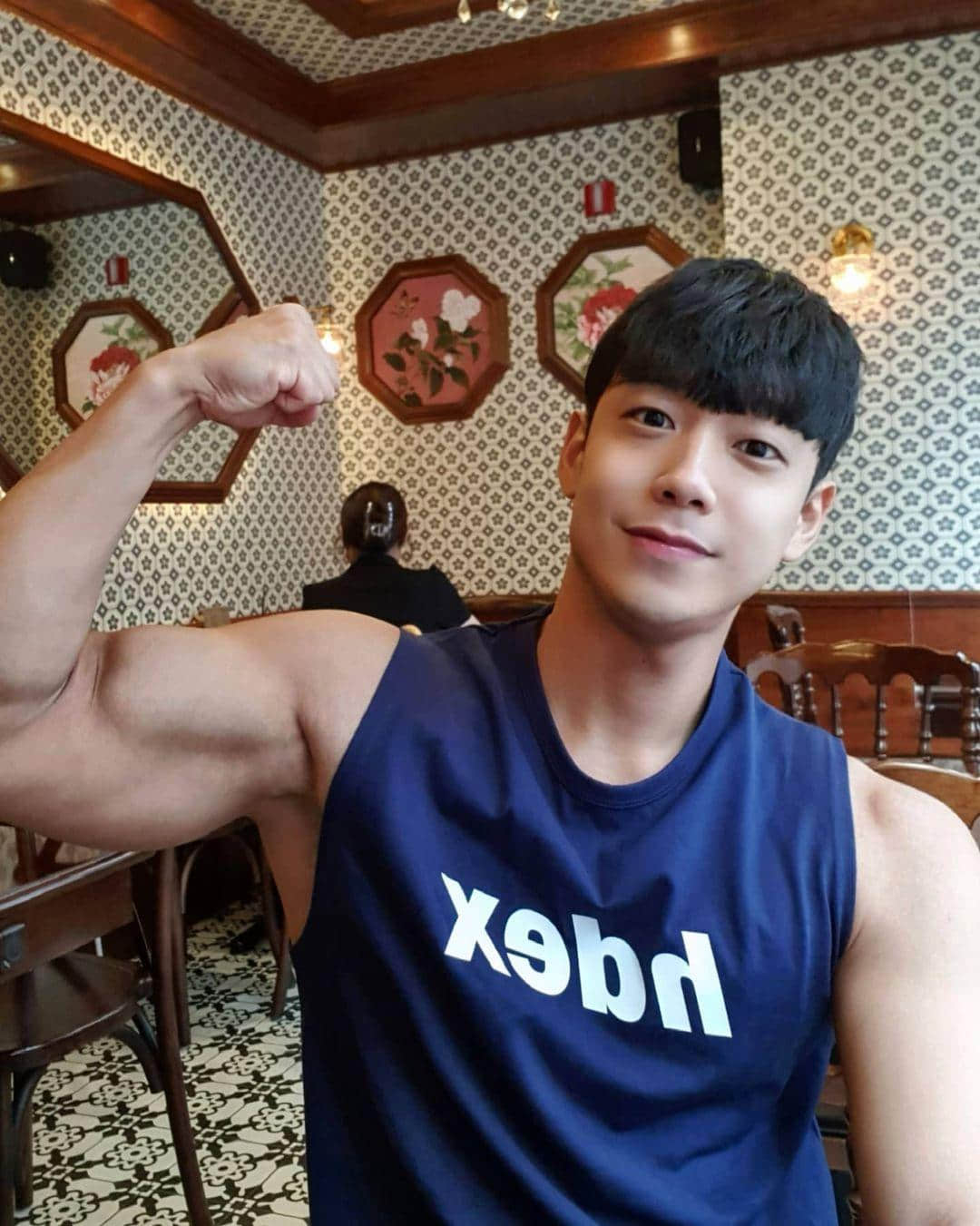 週一品肌肉|動物相帥哥! 撅嘴賣萌的肌肉歐巴:CHEOL-NICEOLO