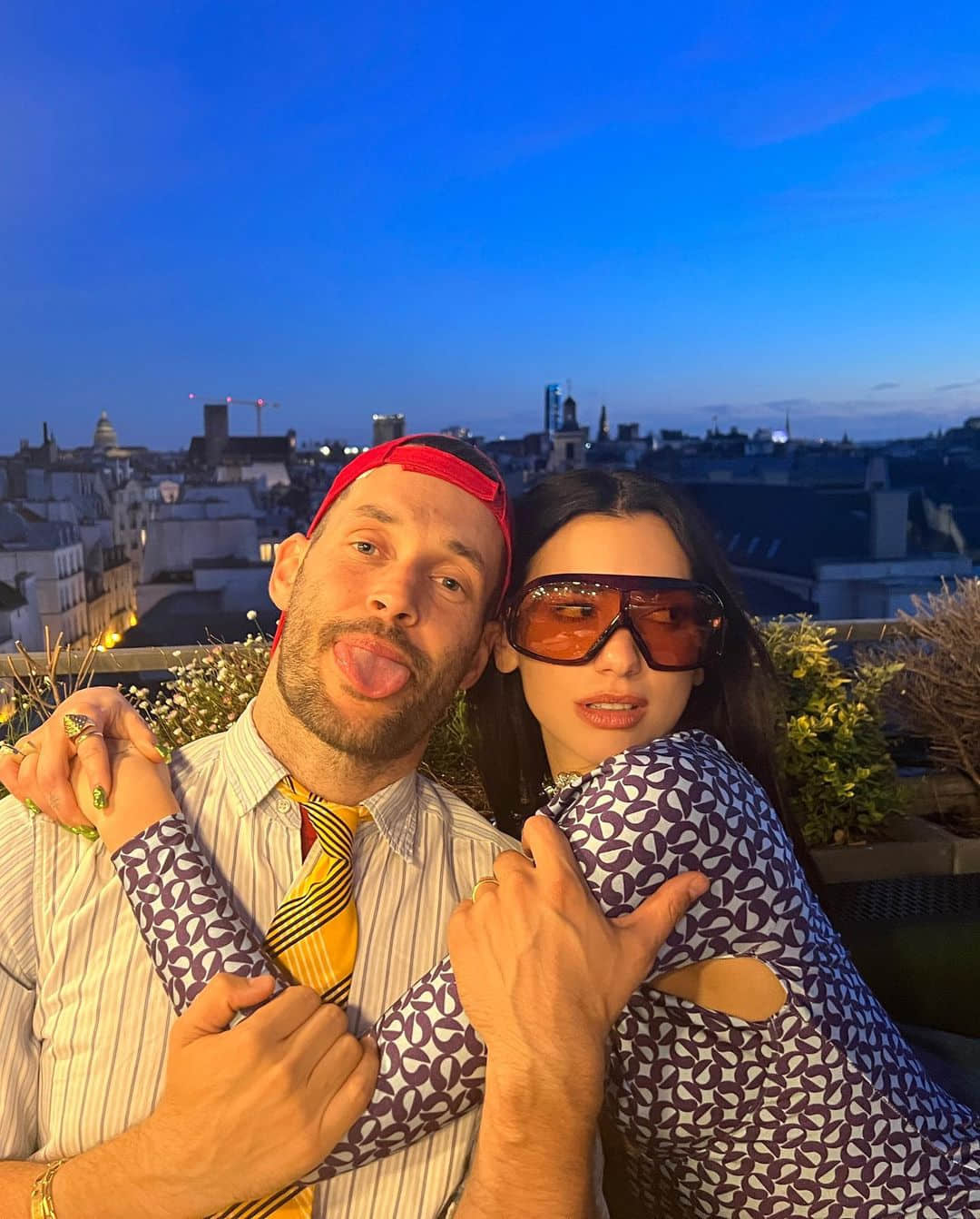法時尚品牌創辦人 Jacquemus 與男友終修成正果 英歌手 Dua Lipa 到場祝賀!-NICEOLO